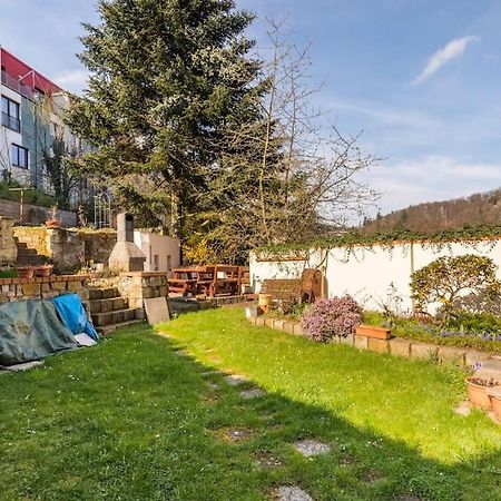 Apartman Vishegrad Apartamento Karlovy Vary Exterior foto